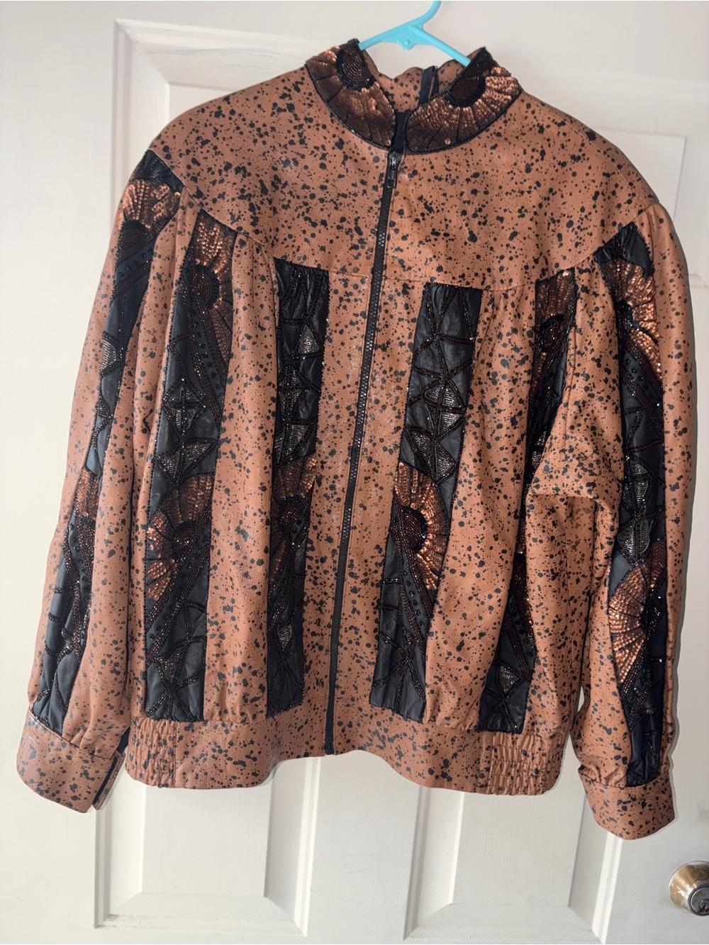 bomber jacket/vintage style jacket (80s/90s)